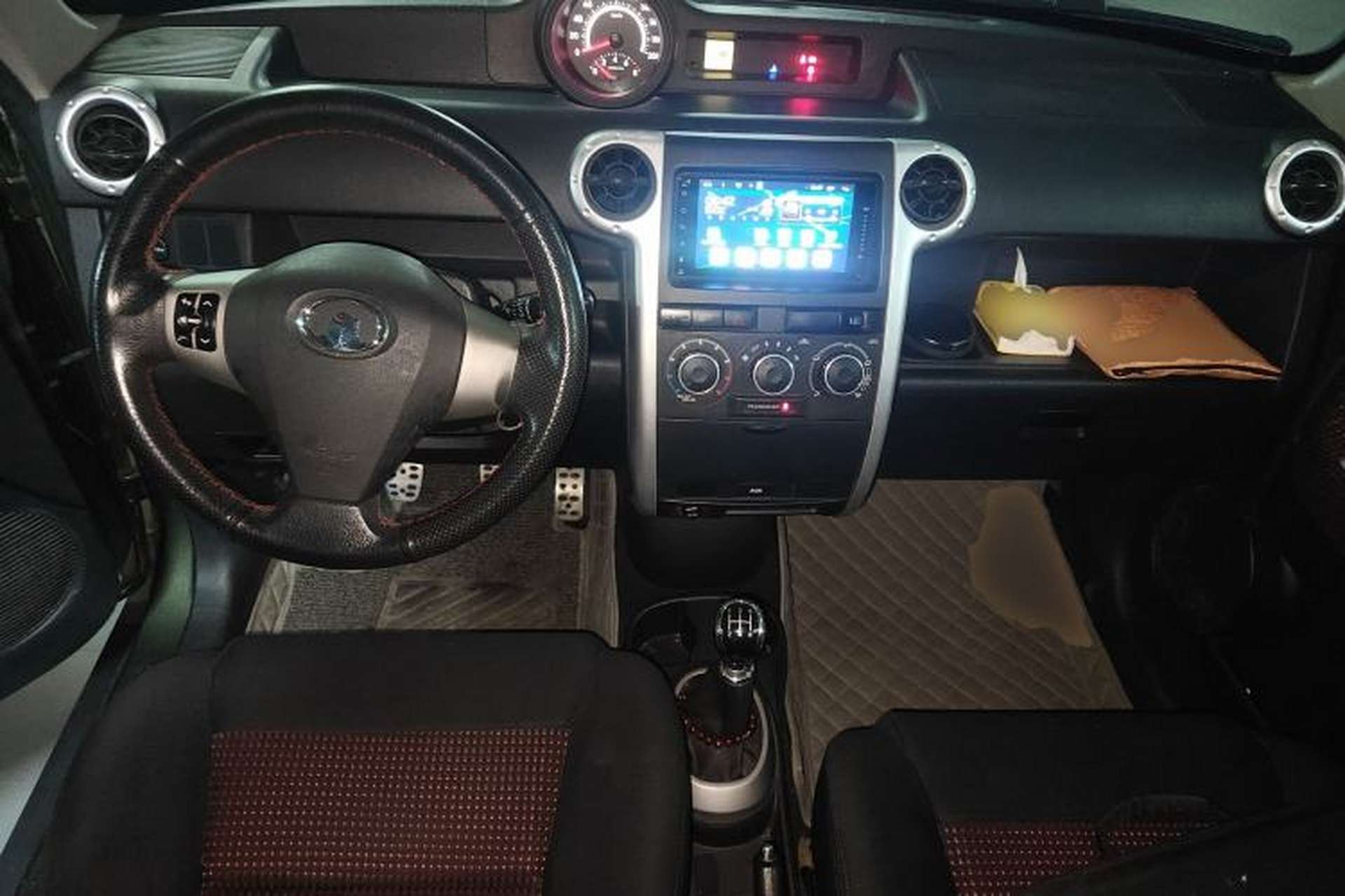 Used Great Wall M2 2010 1.5L Manual Luxury Edition Center Console