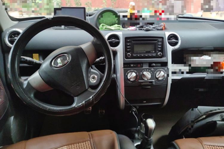 Used Great Wall M2 2010 1.5L Manual Luxury Edition Center Console