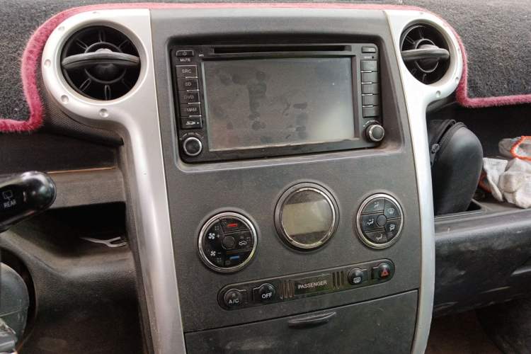 Used Great Wall M2 2010 1.5L CVT with Sunroof Audio And AC Panel