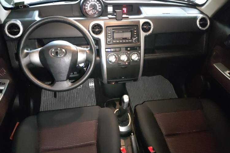 Used Great Wall M2 2010 1.5L Manual Luxury Edition Center Console