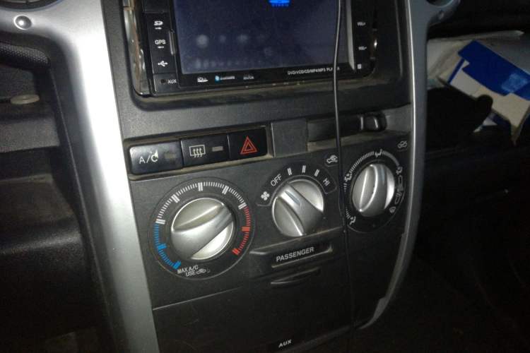 Used Great Wall M2 2010 1.5L CVT Luxury Edition Audio And AC Panel