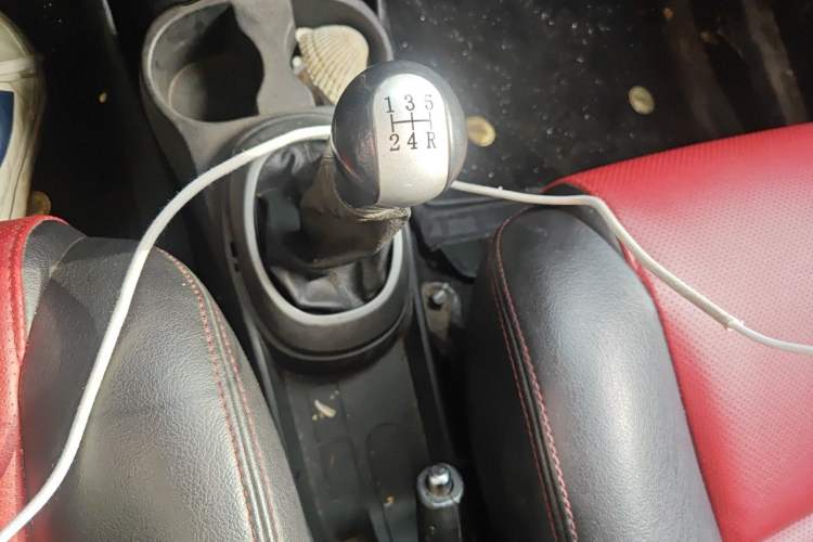 Used Great Wall M2 2012 1.5L Manual Urban Edition Gear Lever