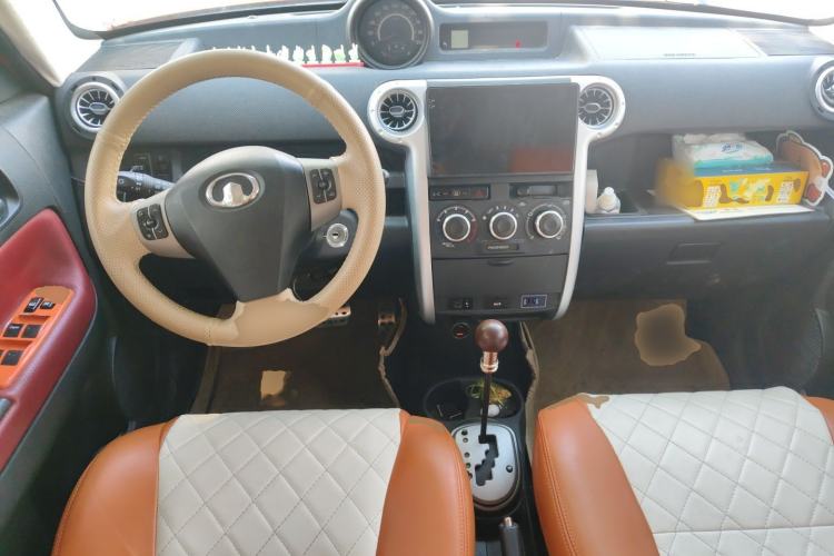 Used Great Wall M2 2012 1.5L CVT Urban Edition Center Console