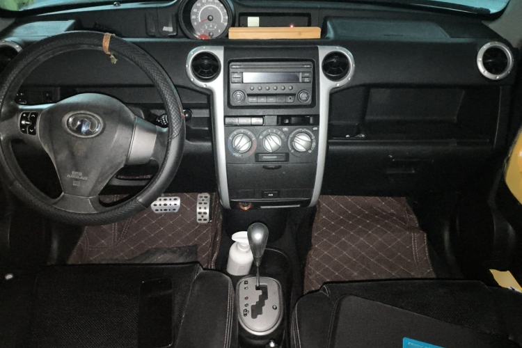Used Great Wall M2 2012 1.5L CVT Urban Edition Center Console