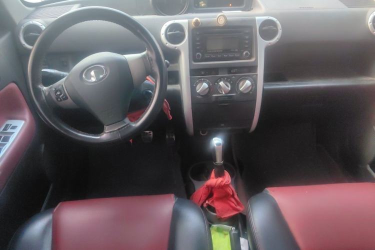 Used Great Wall M2 2012 1.5L Manual Urban Edition Center Console