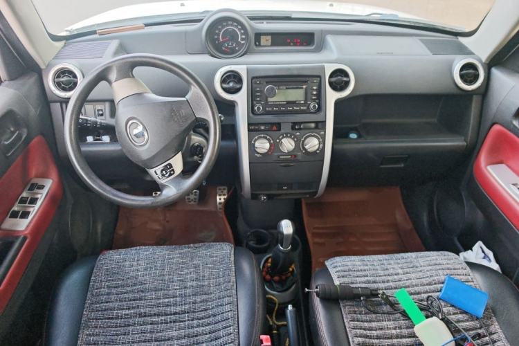 Used Great Wall M2 2012 1.5L Manual Urban Edition Center Console