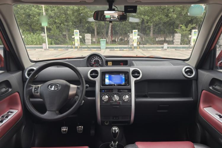 Used Great Wall M2 2013 1.5L Manual Navigation Version Interior 1