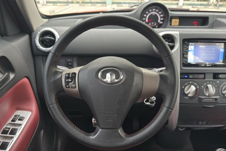 Used Great Wall M2 2013 1.5L Manual Navigation Version Interior 2