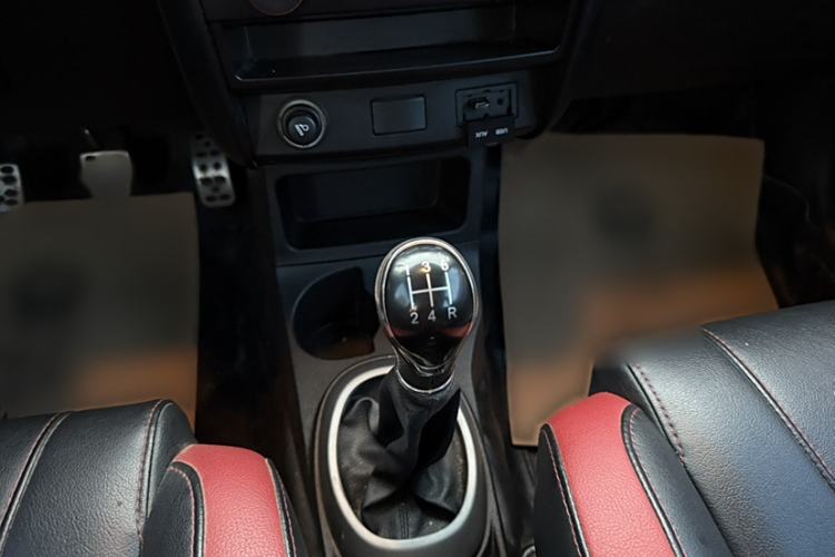 Used Great Wall M2 2014 1.5L Manual Elite Edition Interior 8