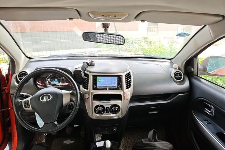 Used Great Wall M4 2012 1.5L Manual Luxury Version Center Console