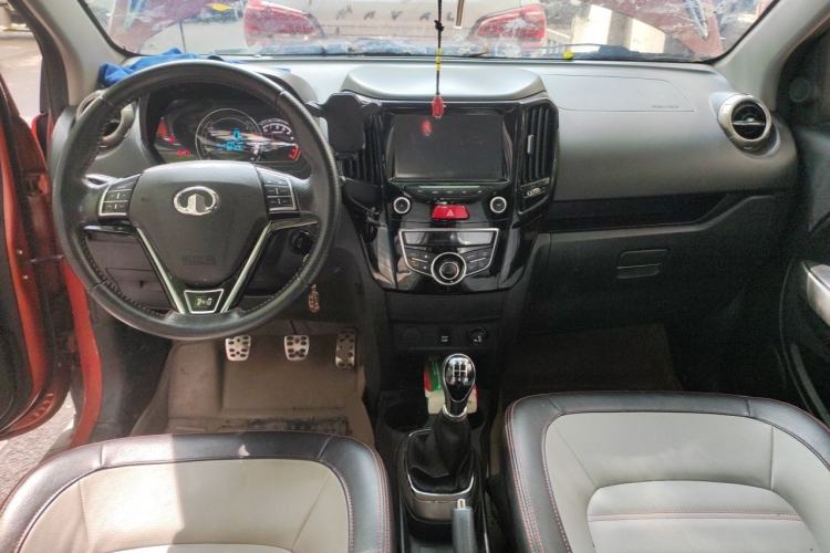 Used Great Wall M4 2012 1.5L Manual Comfort Version Center Console