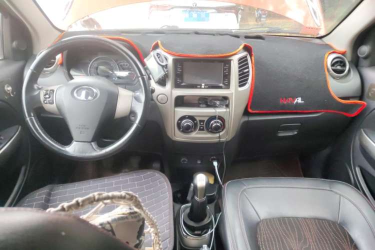 Used Great Wall M4 2012 1.5L Manual Luxury Version Center Console