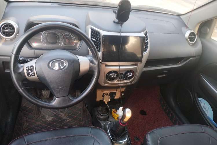 Used Great Wall M4 2012 1.5L Manual Luxury Version Center Console