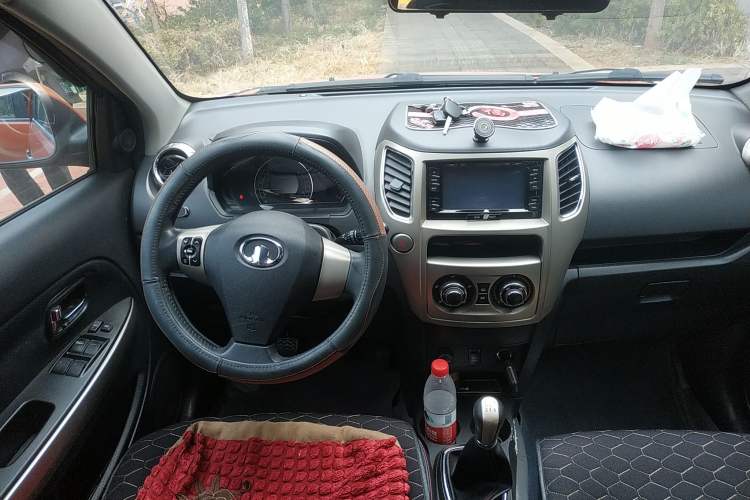 Used Great Wall M4 2012 1.5L Manual Luxury Version Center Console