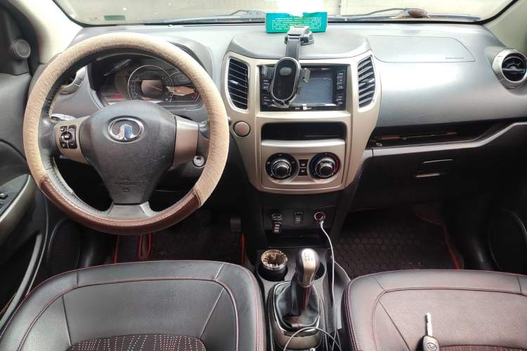 Used Great Wall M4 2012 1.5L Manual Comfort Version Center Console