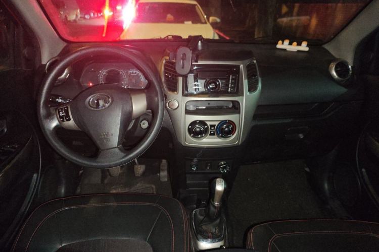 Used Great Wall M4 2012 1.5L Manual Comfort Version Center Console