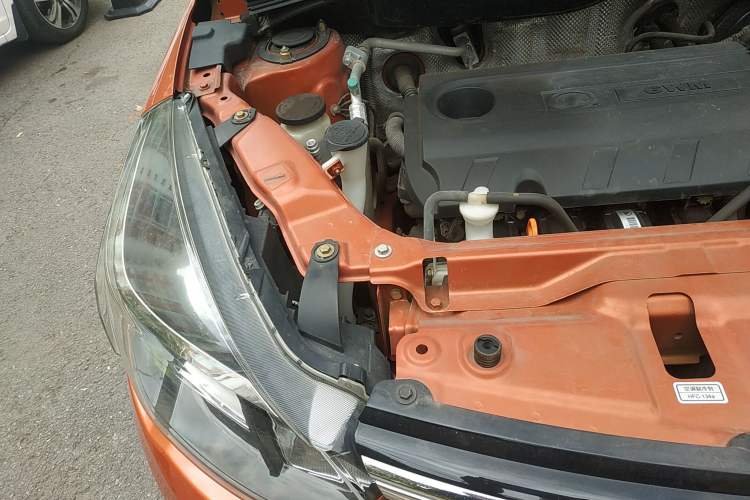Used Great Wall M4 2012 1.5L Manual Luxury Version Engine Bay Right