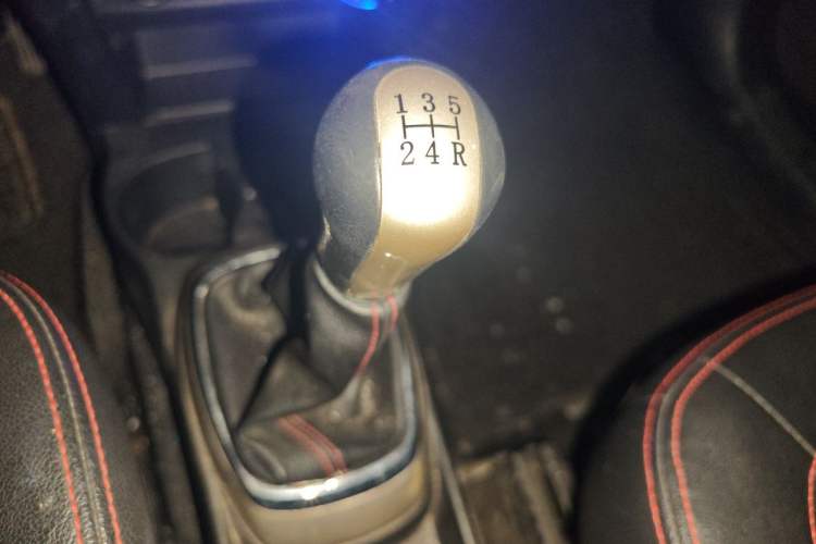 Used Great Wall M4 2012 1.5L Manual Comfort Version Gear Lever