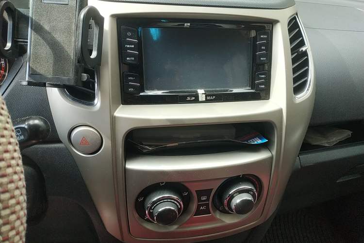 Used Great Wall M4 2012 1.5L Manual Luxury Version Audio And AC Panel