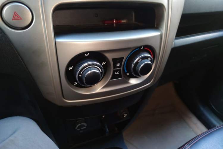 Used Great Wall M4 2012 1.5L Manual Luxury Version Audio And AC Panel
