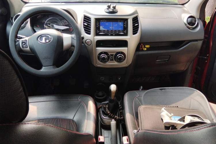 Used Great Wall M4 2012 1.5L Manual Luxury Version Center Console