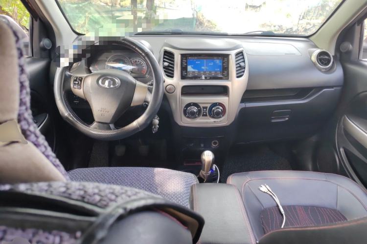 Used Great Wall M4 2012 1.5L Manual Luxury Version Center Console