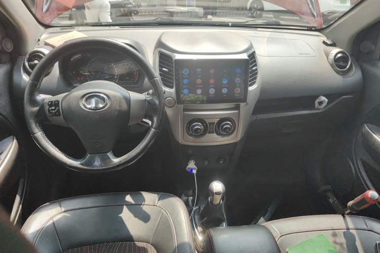 Used Great Wall M4 2012 1.5L Manual Luxury Version Center Console