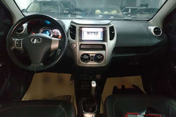 Used Great Wall M4 2012 1.5L Manual Comfort Version Center Console