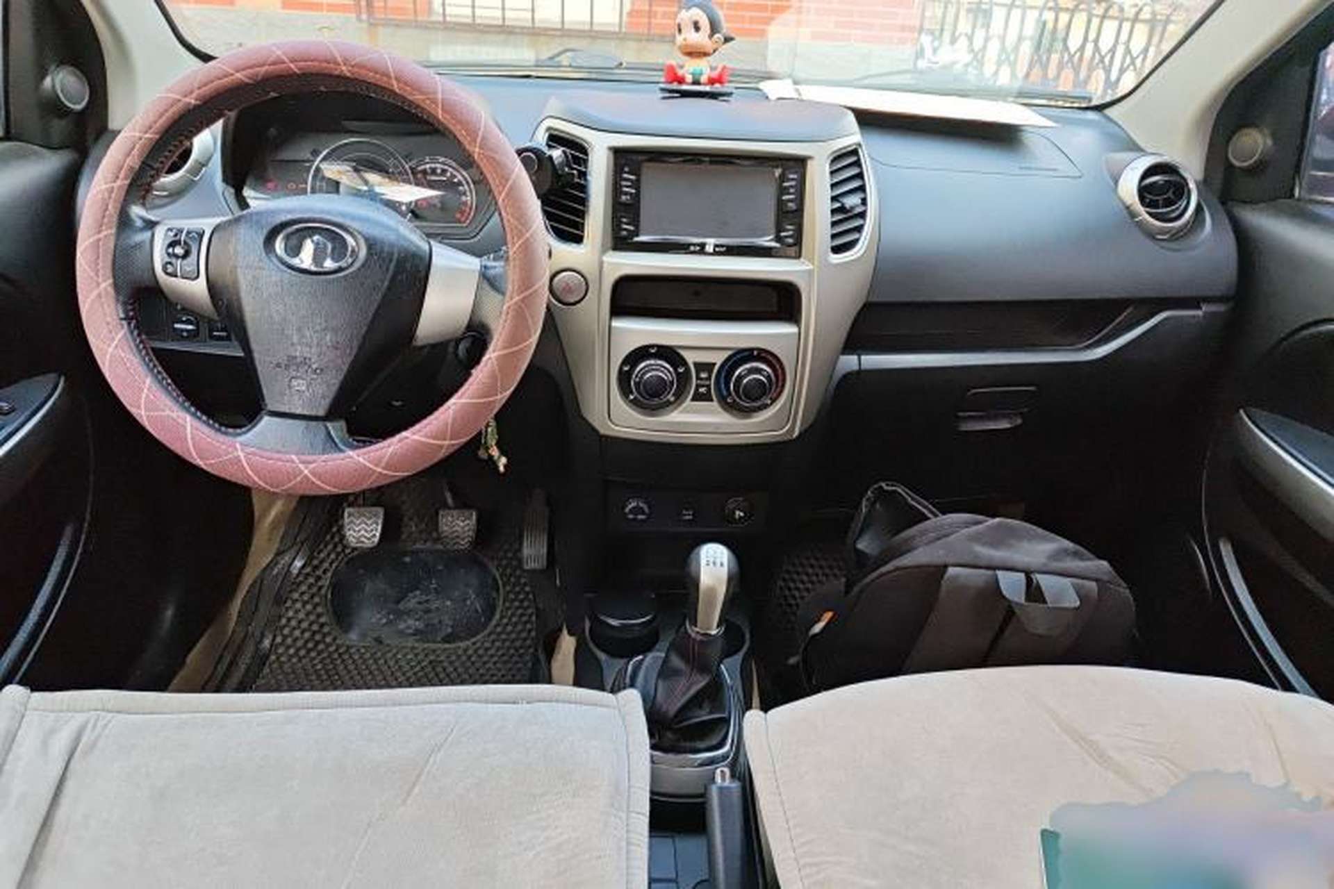 Used Great Wall M4 2012 1.5L Manual Luxury Version Center Console