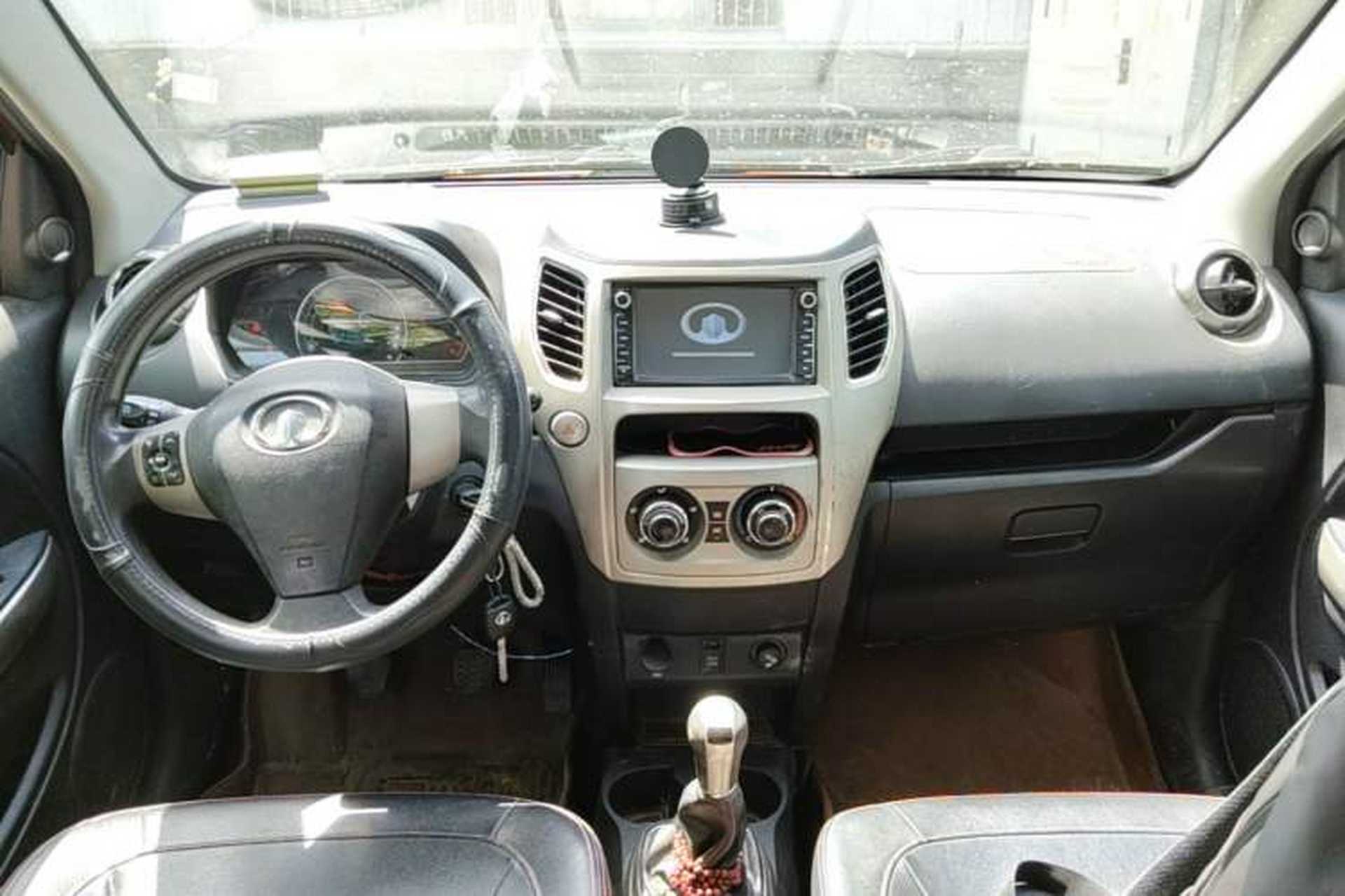 Used Great Wall M4 2012 1.5L Manual Comfort Version Center Console