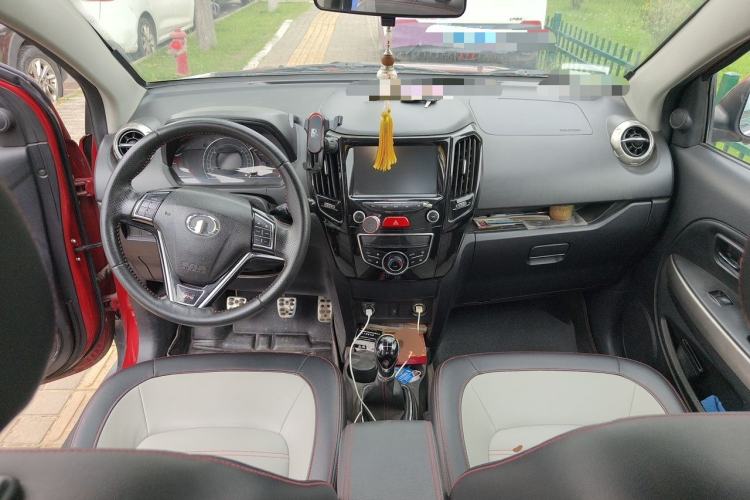 Used Great Wall M4 2012 1.5L Manual Comfort Version Center Console