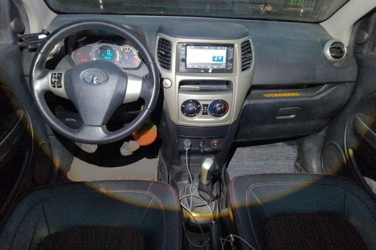 Used Great Wall M4 2012 1.5L Manual Luxury Version Center Console
