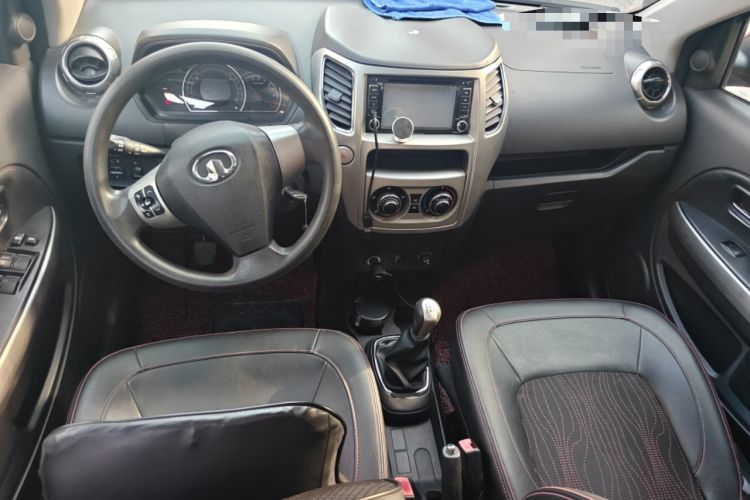 Used Great Wall M4 2012 1.5L Manual Comfort Version Center Console