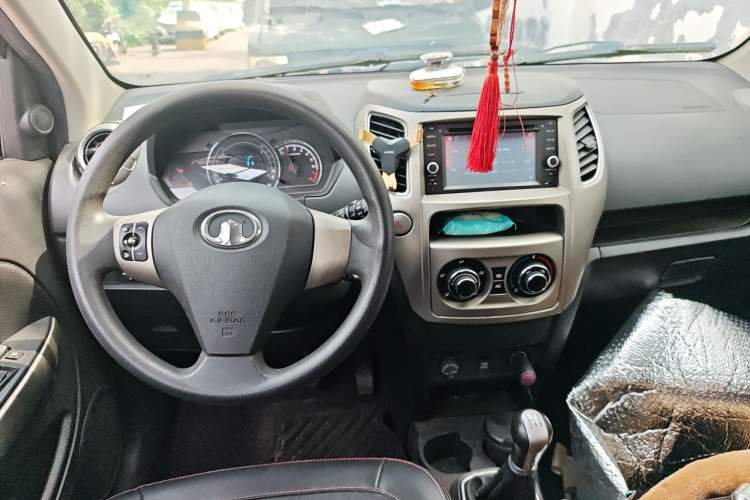 Used Great Wall M4 2012 1.5L Manual Luxury Version Center Console