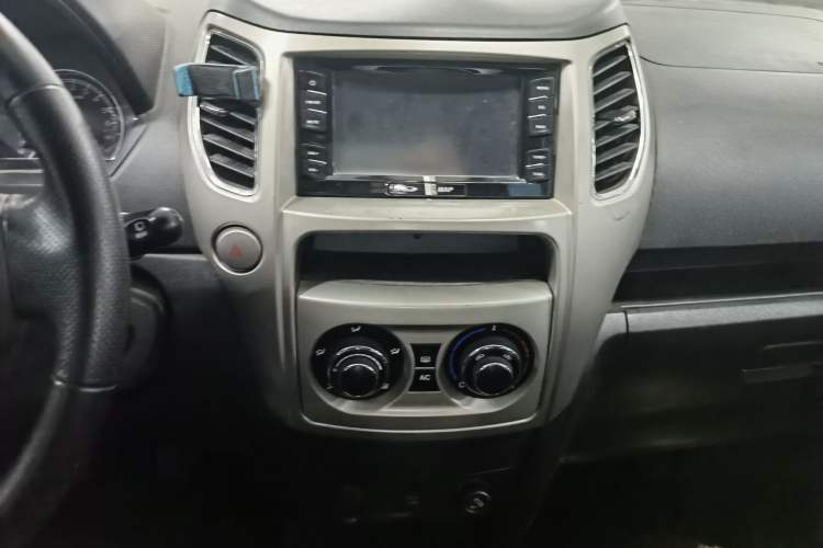 Used Great Wall M4 2012 1.5L Manual Luxury Version Interior 3