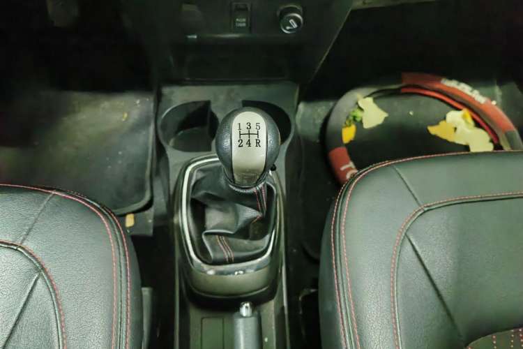 Used Great Wall M4 2012 1.5L Manual Luxury Version Interior 4