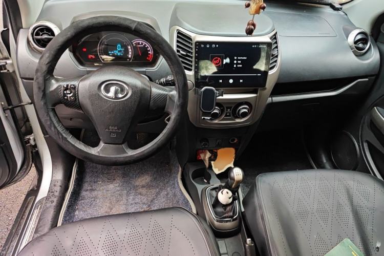 Used Great Wall M4 2012 1.5L Manual Comfort Version Center Console