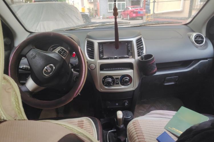 Used Great Wall M4 2012 1.5L Manual Luxury Version Center Console