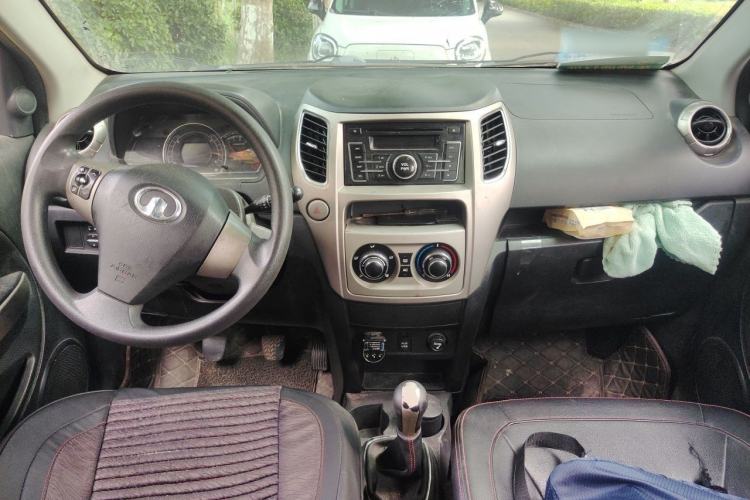 Used Great Wall M4 2012 1.5L Manual Comfort Version Center Console