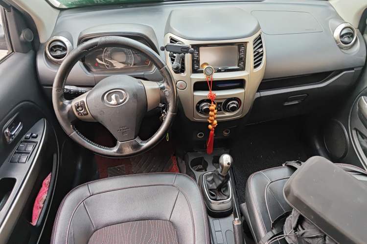 Used Great Wall M4 2012 1.5L Manual Luxury Version Center Console