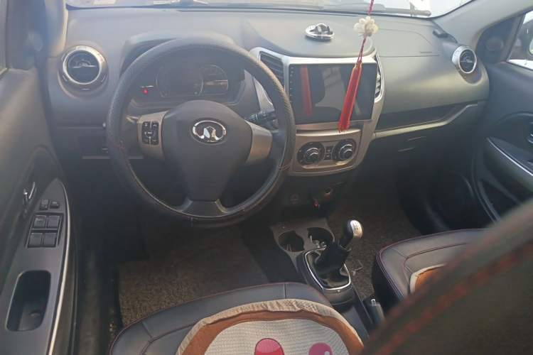Used Great Wall M4 2012 1.5L Manual Comfort Version Center Console