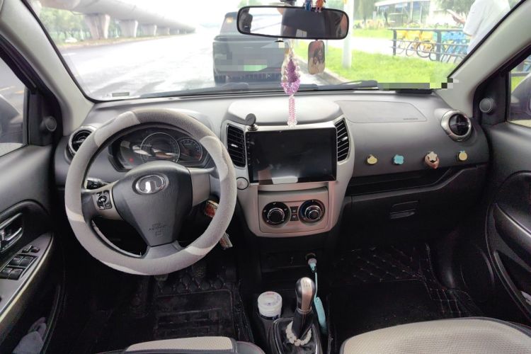 Used Great Wall M4 2012 1.5L Manual Comfort Version Center Console