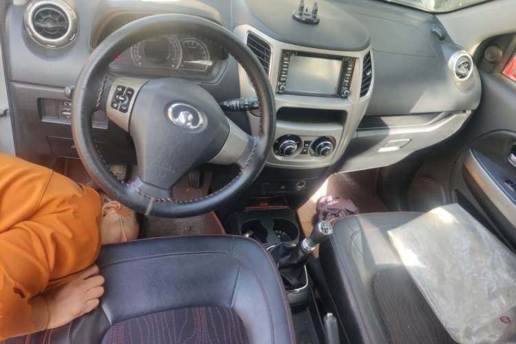 Used Great Wall M4 2012 1.5L Manual Comfort Version Center Console