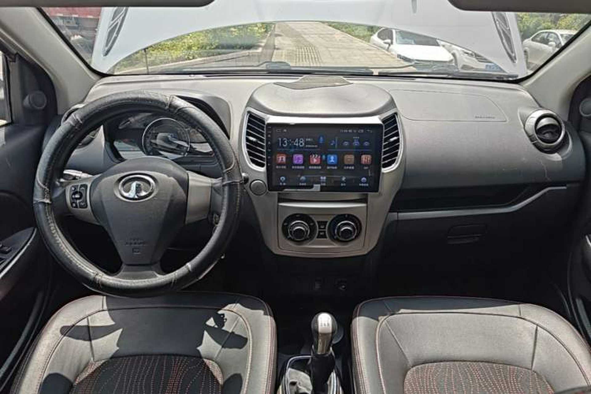 Used Great Wall M4 2012 1.5L Manual Comfort Version Center Console
