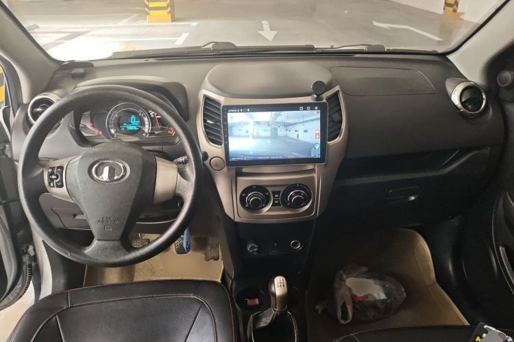 Used Great Wall M4 2012 1.5L Manual Comfort Version Center Console
