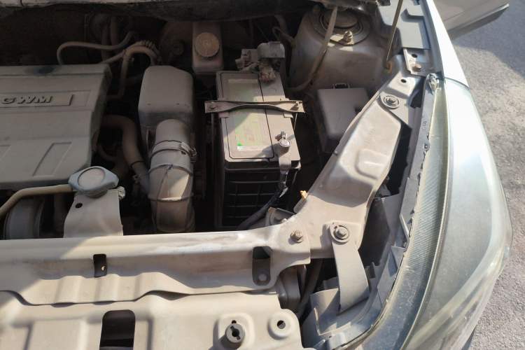 Used Great Wall M4 2012 1.5L Manual Luxury Version Engine Bay Left