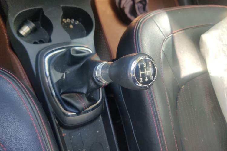 Used Great Wall M4 2012 1.5L Manual Comfort Version Gear Lever