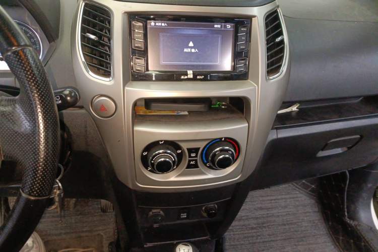 Used Great Wall M4 2012 1.5L Manual Luxury Version Audio And AC Panel