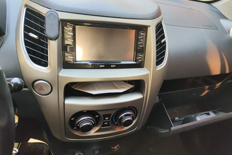 Used Great Wall M4 2012 1.5L Manual Luxury Version Audio And AC Panel