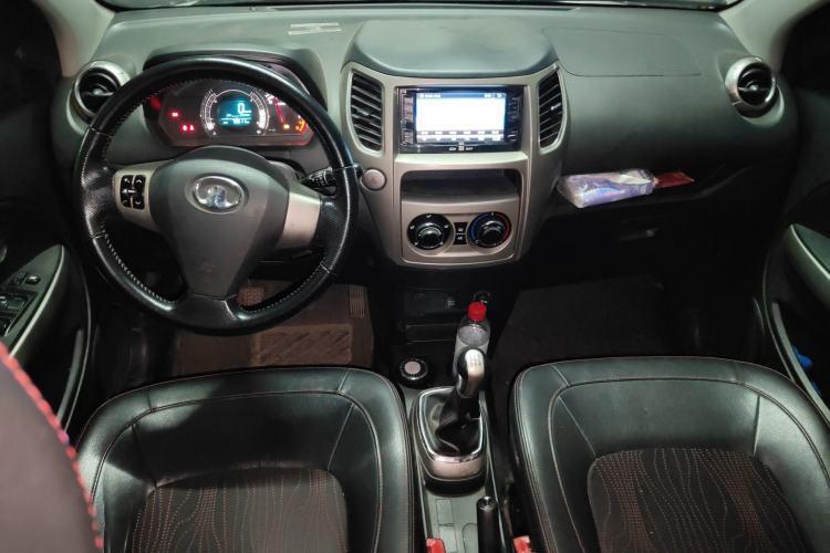 Used Great Wall M4 2012 1.5L Manual Luxury Version Center Console